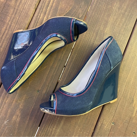 Nine West Navy with Red Trim Wedges - Picture 4 of 6